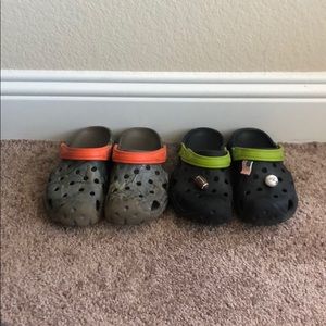 2 Pairs Boys Crocs Clogs Camo & Black w/ Charms 13